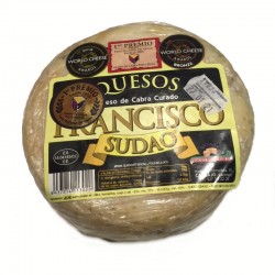 queso-de-cabra-francisco-sudao-0750-0850-g-aprox-oro-world-cheese-awards-2021-