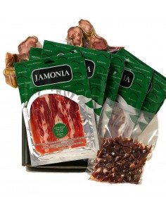Sliced piece of field-fed Iberian acorn shoulder 50%...